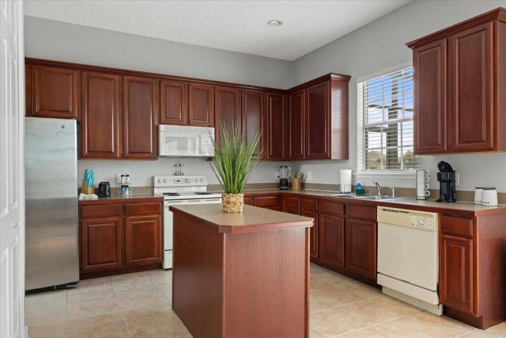 Long Stays! Lakefront - Gated Pool Home Orlando Luaran gambar