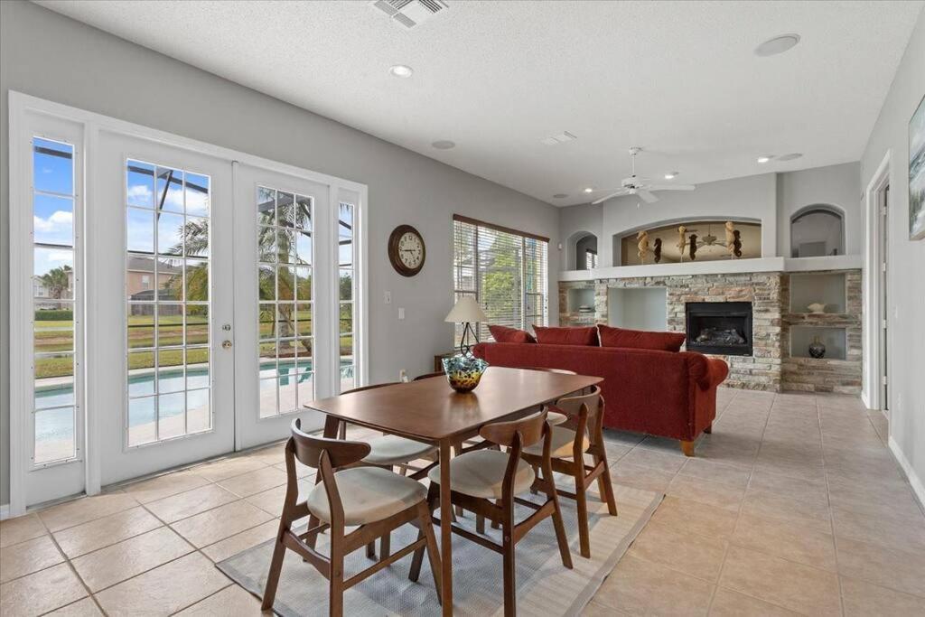 Long Stays! Lakefront - Gated Pool Home Orlando Luaran gambar