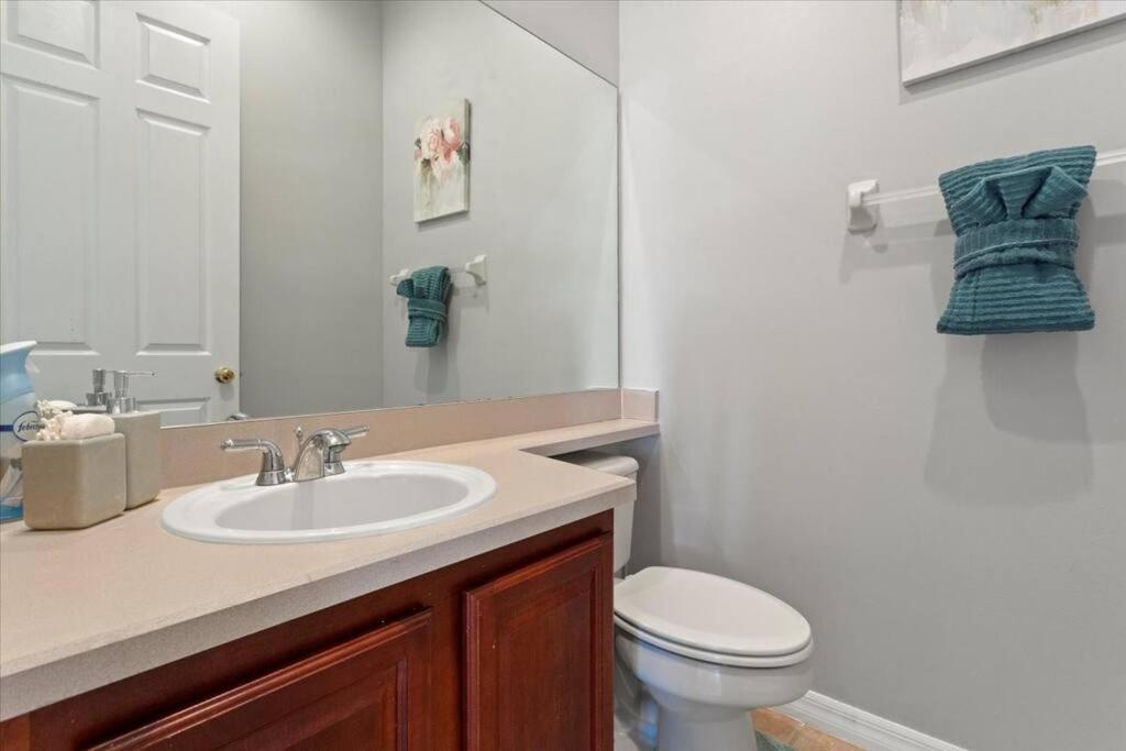 Long Stays! Lakefront - Gated Pool Home Orlando Luaran gambar