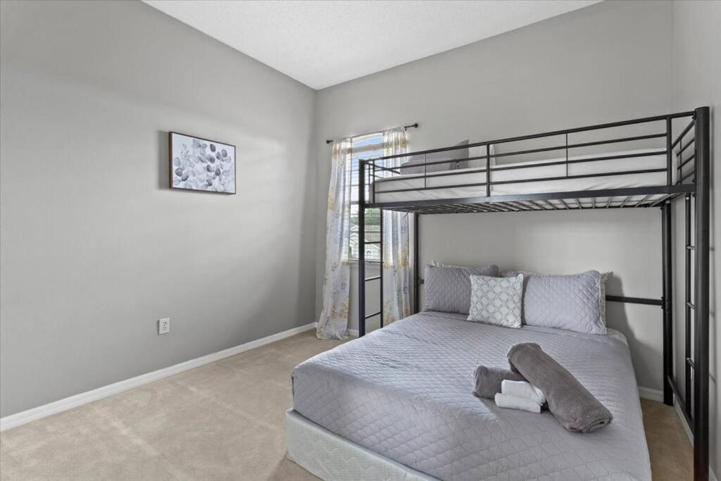 Long Stays! Lakefront - Gated Pool Home Orlando Luaran gambar